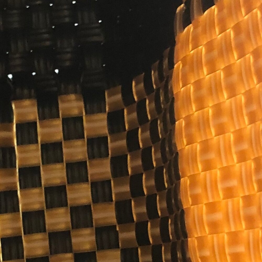 Unveil the artistry of everyday with our stunning handwoven tote - Picture 4 of 7